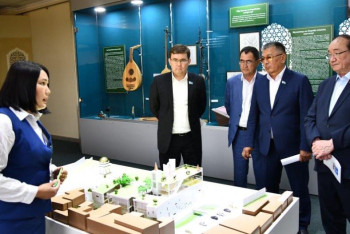 Фотография к новости: Сенаторлар Түркістан облысының тұрғындарымен кездесті