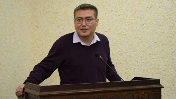 Фотография к новости: Тарихшы: Бізге жақын тарихи тұлғаға ескерткіш орнатуды ақпараттық насихаттан ажырата білу керек