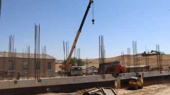 Фотография к новости: Мәжіліс депутаты мектеп құрылысының жұмысын қадағалады