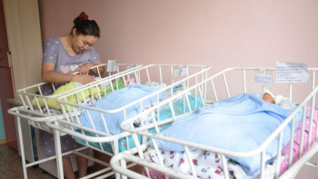 Фотография к новости: «Аңсаған сәби» бағдарламасымен екі үшем қатар дүниеге келді