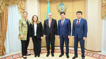 Фотография к новости: Асанов БҰҰ Бас хатшысының орынбасары Владимир Воронковпен кездесті