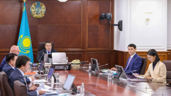 Фотография к новости: Смайылов "Жасыл экономика" жобасын 1 желтоқсанға дейін енгізуді тапсырды