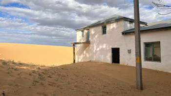 Фотография к новости: Ақтөбе облысында бір ауылды құм басып жатыр