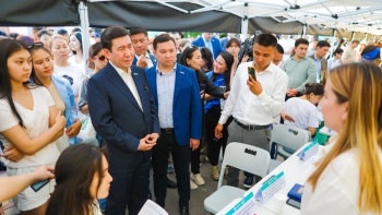 Фотография к новости: Жастар үшін басты мәселелердің бірі – жұмысқа орналасу - Қошанов