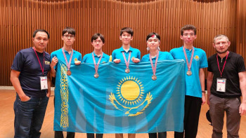 Фотография к новости: Қазақстандық оқушылар физикадан олимпиадада бес медаль иеленді