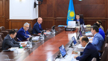 Фотография к новости: Смайылов «Ауылдық денсаулық сақтауды жаңғырту» жобасын жеделдетуді тапсырды