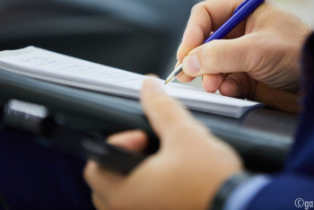 Фотография к новости: Орындалған актілерге кедергісіз қол қою үшін пара алған тағы бір басшы ұсталды