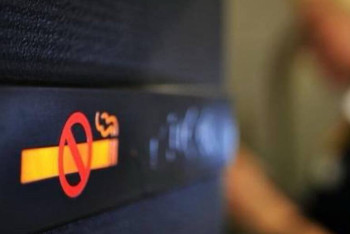 Фотография к новости: Ұшақта темекі шеккен екі жолаушыға айыппұл салынды