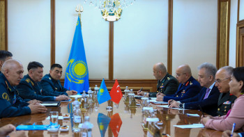 Фотография к новости: Қорғаныс министрлігіне Түркия Қарулы күштерінің делегациясы келді