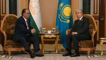 Фотография к новости: Мемлекет басшысы Тәжікстан Президенті Эмомали Рахмонмен кездесті