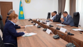 Фотография к новости: Саясат Нұрбек АҚШ-тың Қазақстандағы елшісімен кездесті