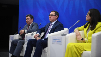 Фотография к новости: Дархан Қыдырәлі журналистерді туған жердің табиғатын көбірек насихаттауға шақырды