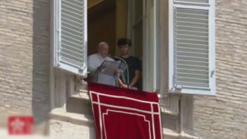 Фотография к новости: Рим папасы әлем елдеріне үндеу жасады