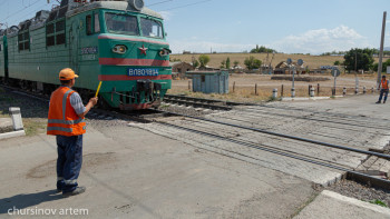 Фотография к новости: Жүк көлігі мен пойыз соқтығысты. ҚТЖ түсініктеме берді