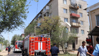 Фотография к новости: Таразда өртенген тұрғын үйден 50 адам эвакуацияланды