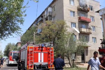 Фотография к новости: Таразда өртенген тұрғын үйден 50 адам эвакуацияланды