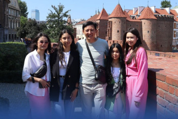 Фотография к новости: Қазақстандық студенттер шетелде тәжірибеден қалай өтіп жүр