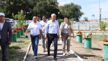 Фотография к новости: Бөлекпаев Шет ауданындағы баспана, жылу, су мәселесін барлап қайтты