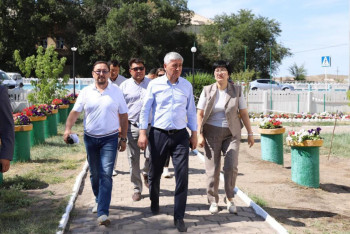 Фотография к новости: Бөлекпаев Шет ауданындағы баспана, жылу, су мәселесін барлап қайтты