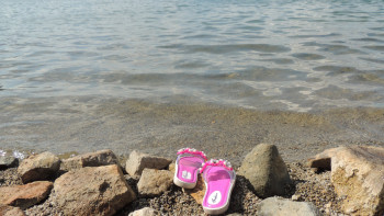 Фотография к новости: Каспийде жоғалған қыздардың ата-аналары жанжал шығарды