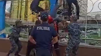 Фотография к новости: Астаналық әйелдің неліктен көпірден секірмек болғаны белгілі болды