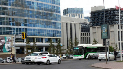Астанада автобус жүргізушісі көлік тізгінінде көз жұмды