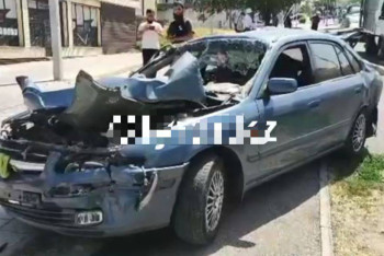 Фотография к новости: Шымкентте миксер 8 көлікке соқтығысып, екі адам ауруханаға түсті