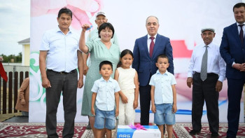 Фотография к новости: БҚО-да су тасқынынан зардап шеккен отбасылар үйлі болды