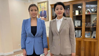 Фотография к новости: Ғиният  еліміздің бала құқықтары жөніндегі уәкілмен бірқатар мәселелерді талқылады