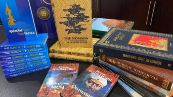 Фотография к новости: Грузияның жоғары оқу орындарында қазақ әдебиетінің бұрыштары ашылды