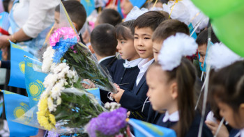 Фотография к новости: Алматыда бірінші сыныпқа қабылдау үшін 25 мыңнан астам өтініш түсті