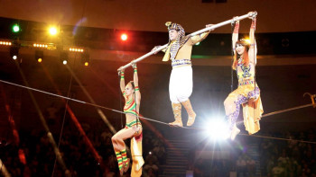 Фотография к новости: Алматыдағы цирк фестивалінде 15 елдің әртістері өнер көрсетті