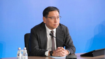 Фотография к новости: Алматыдағы өрт. Досаев Бекмұхаметовтар отбасына көңіл айтты