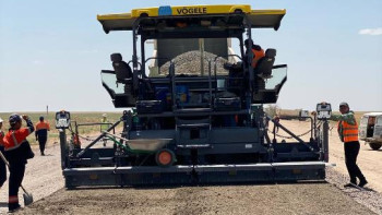 Фотография к новости: Жыл соңына дейін мың шақырымнан аса республикалық автожол жөнделеді