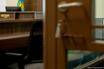 Фотография к новости: Қызын зорлаған әскери қызметкер өмір бойына бас бостандығынан айырылды