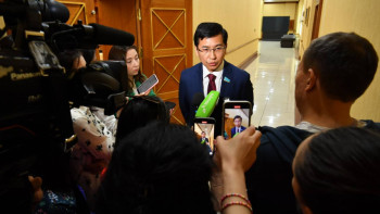 Фотография к новости: Аймағамбетов ақылы оқуға түскен түлектерге грант жеңіп алу жолдарын атады