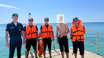 Фотография к новости: Каспий теңізінің жағалауында адамдар құтқарылды