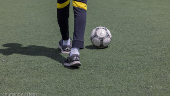 Фотография к новости: Үстіне футбол қақпасы құлаған бала тіл тартпай кетті