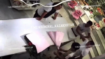 Фотография к новости: Шымкентте прокурордың ұлы гүл дүкеніне шабуыл жасады