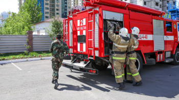 Фотография к новости: Елордада өрт сөндірушілер 5 адамды өрттен құтқарды