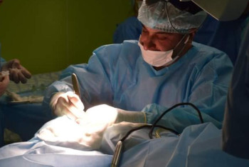 Фотография к новости: Ресейдің жетекші отохирургы кохлеарлық имплантаттау бойынша 12 операция жасады