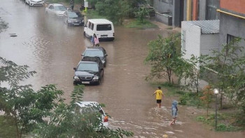 Фотография к новости: Алматыда қала көшелерін су басты