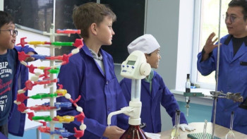 Фотография к новости: Сәтбаев университетінде оқушылар марапатталды