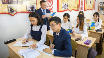 Фотография к новости: Елдің 6 өңірінде педагогтердің біліктілігін арттыратын пилоттық жоба басталды