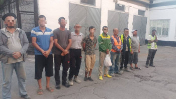 Фотография к новости: Алматыда 55 шетелдік азамат қабылдап-тарату орнына жеткізілді