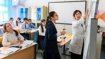 Фотография к новости: Жемқорлардан тәркіленген ақшаға қанша мектеп салынып жатыр