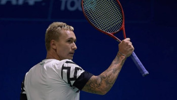 Фотография к новости: Денис Евсеев "Челленджердің" жартылай финалына өтті