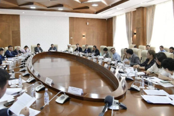 Фотография к новости: Балалар тақырыбы туралы жазғанда мұқият болғанымыз абзал - министр