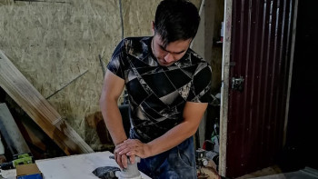 Фотография к новости: Ағаш шебері: Адам үнемі ізденісте жүруі керек