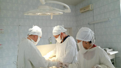 Дәрігерлер жүрегінде пышақ жарақаты бар пациенттің өмірін сақтап қалды